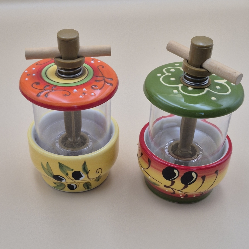 2 Le Cluny French Handpainted Ceramic Herb Mill/ Spice Salt Pepper Grinders - Picture 3 of 10